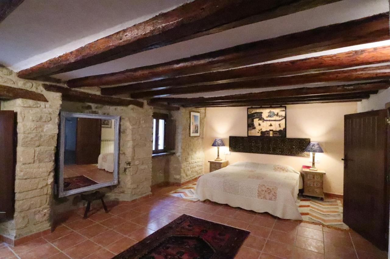 Bed and Breakfast Casa Amparo San Martín de Unx Exterior foto